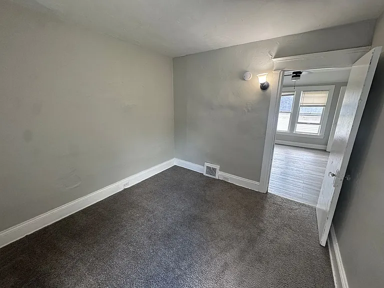 12918 Ferris Ave — Photo 5