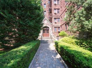 209 Garth Rd APT 2P, Scarsdale, NY 10583