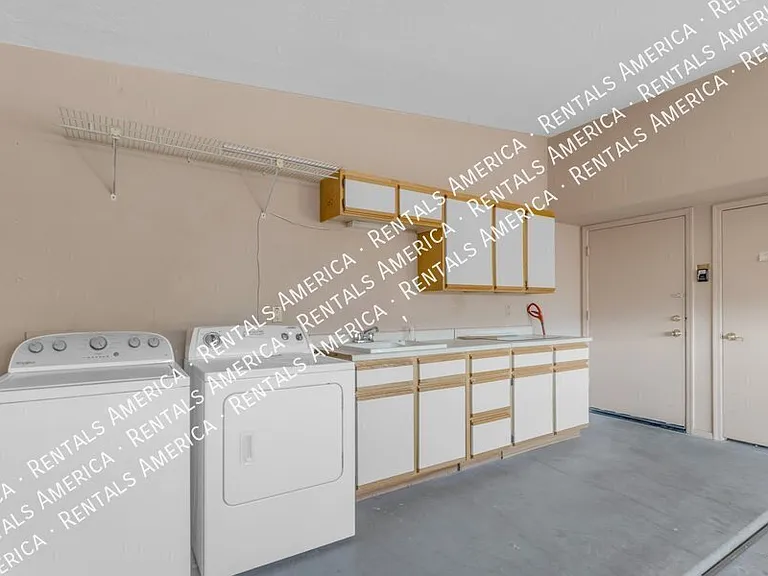 5822 W Abraham Ln — Photo 37