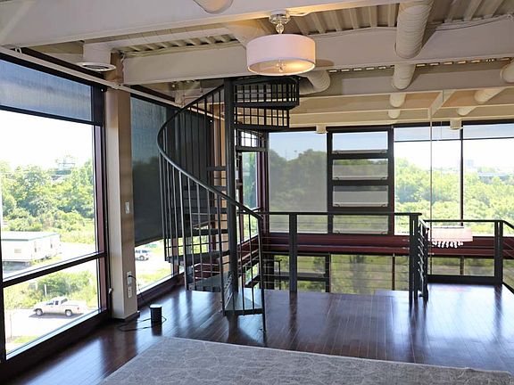 4th image of 367 Auden Ave #316