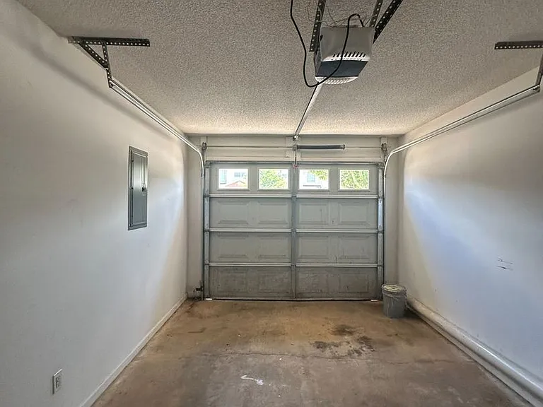 118 S Springview Dr — Photo 24