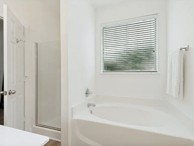 138 Lipan St — Photo 16