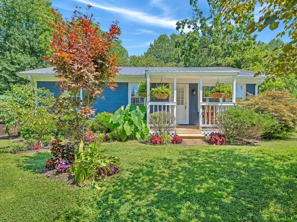 312 Pea Ridge Rd, Westmoreland, TN 37186