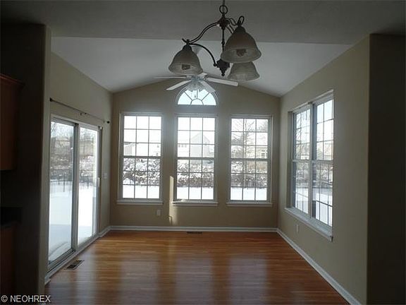 2nd image of 27330 Wheaton Pl