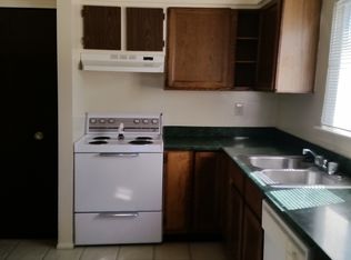 205 Summit Rdg APT A, White Lake, MI 48386