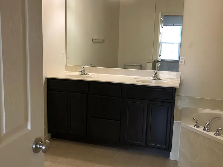 double sink in master bathroom