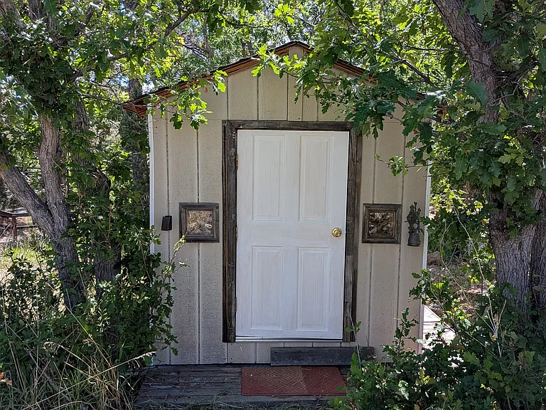 Charming Treehouse or Away Space with view of the Stratton Open Space