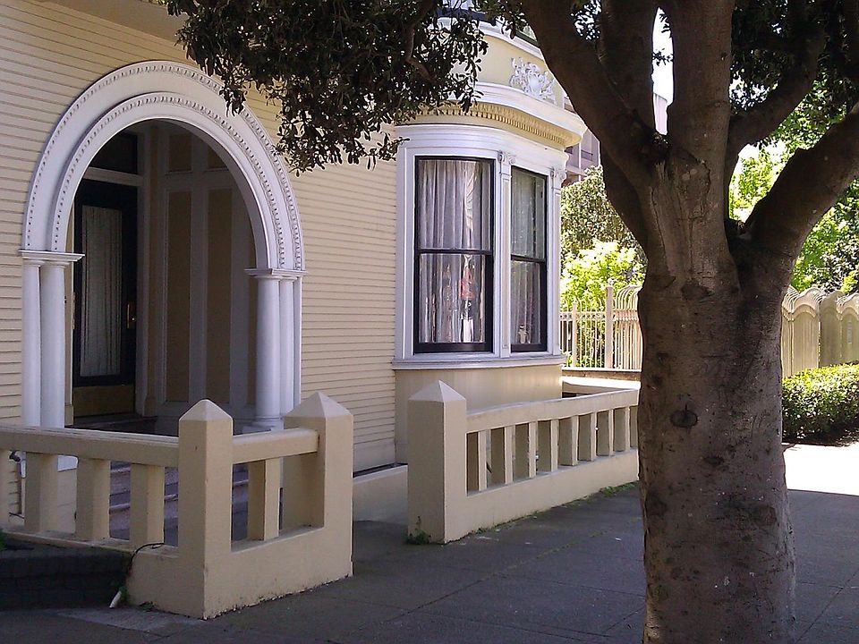 1st image of 3745 Sacramento St