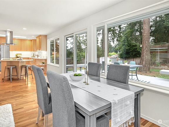 5th image of 2627 127th Avenue NE