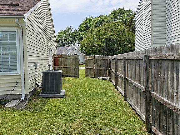 4th image of 1820 Onyx Ln