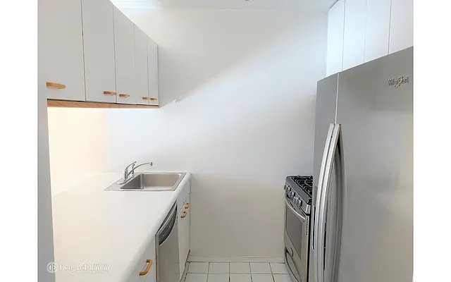 Rented by Douglas Elliman | media 41