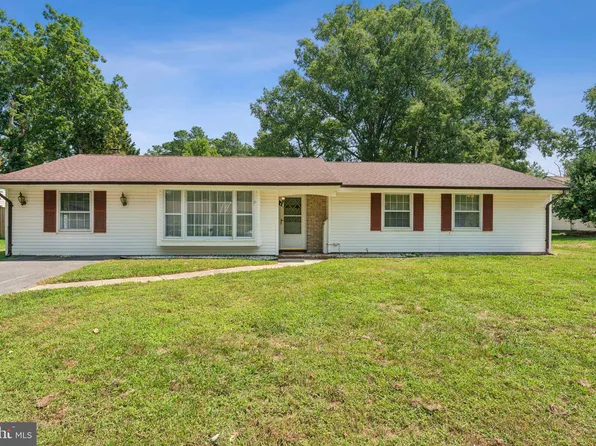 2529 Lisa Dr, Waldorf, MD 20601