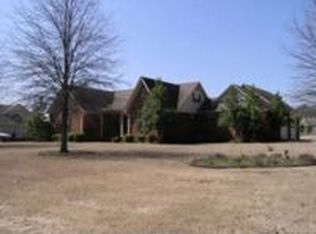 221 Groom Ave, Covington, TN 38019