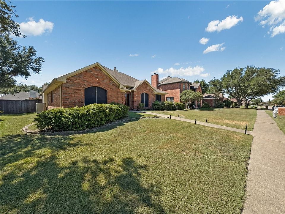 1st image of 1706 Springwood Dr