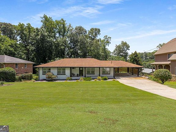 5th image of 2423 Sunset Dr NE