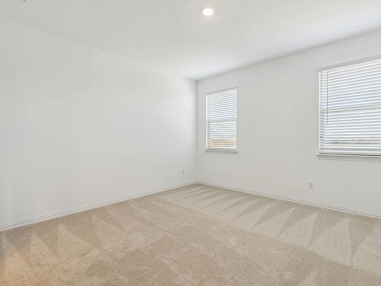 1120 Flameleaf Dr — Photo 6