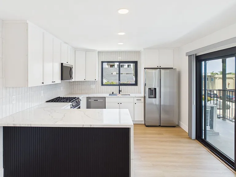 GS - 3129 Emerson — Photo 15