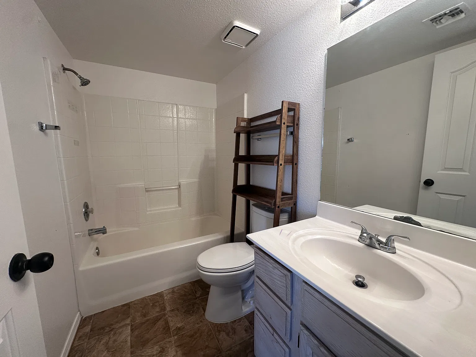 2 bed, 1350 sqft, $1,350 — Photo 3
