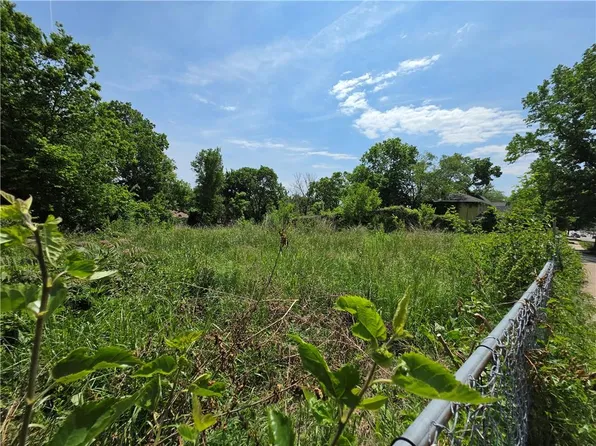 3725 Indiana Ave, Kansas City, MO 64128