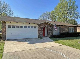 440 E Greenfield Dr, Wake Village, TX 75501