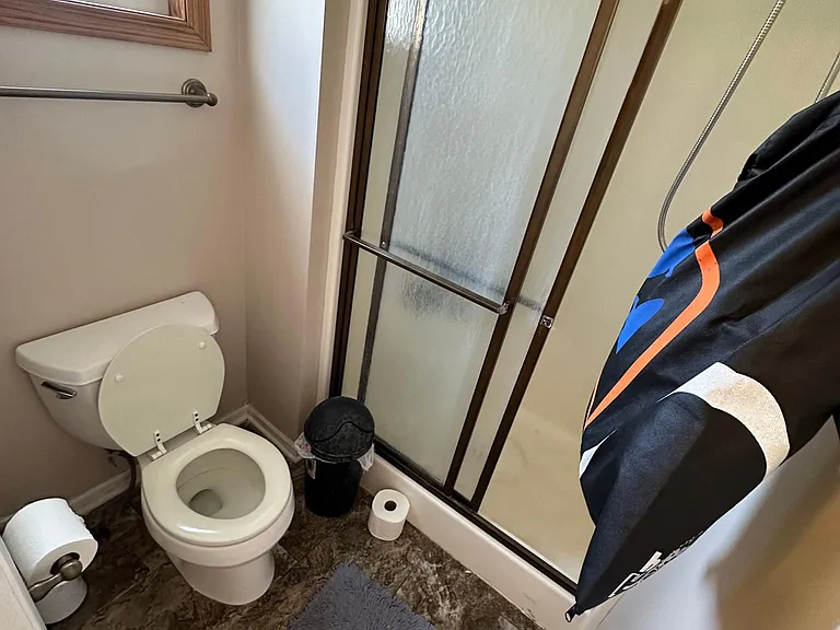 master bedroom attached full bath room