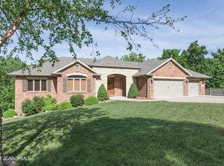 1505 S Oaks Dr, Jefferson City, MO 65101