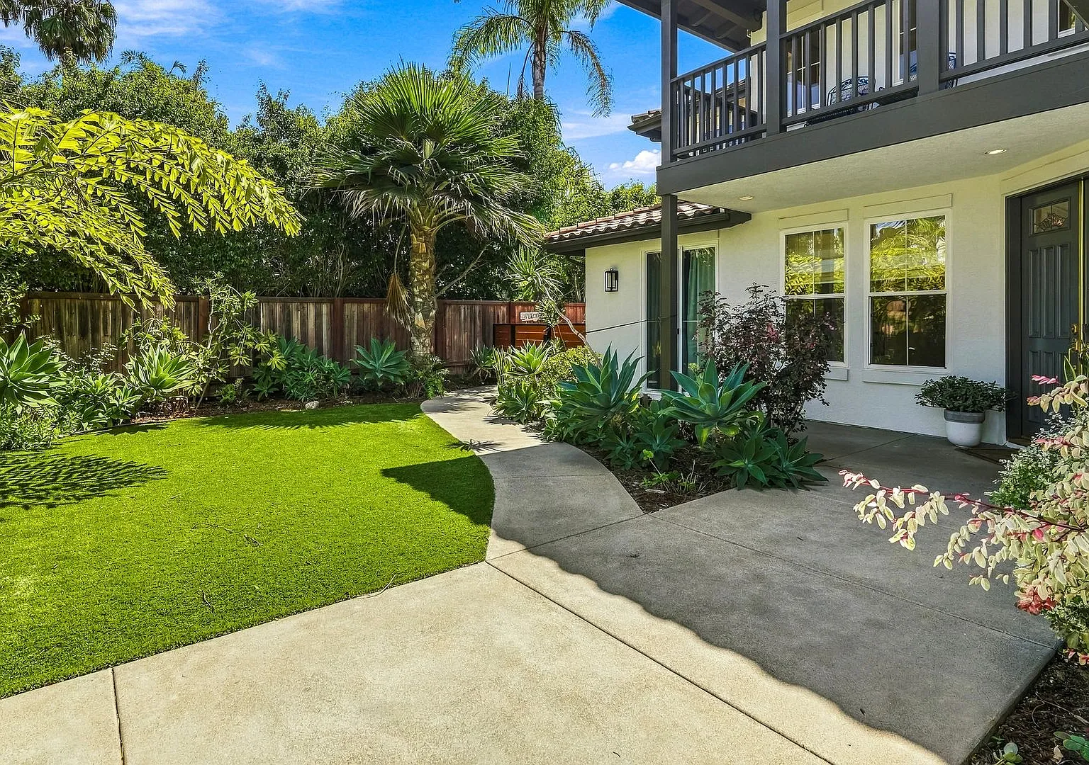 Resort-Style Encinitas Estate With Pool Unfurnished — Photo 3