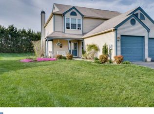 11 Raintree Dr, Hamilton, NJ 08690