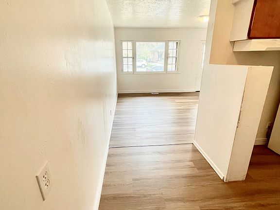 4th image of 2873 Adams Ave #2873