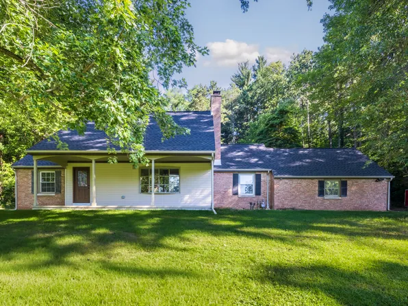 820 N 350 E, Valparaiso, IN 46383