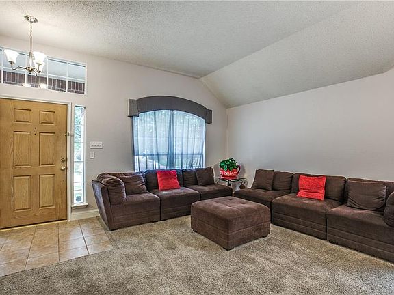 4th image of 325 Arbor Glen Dr