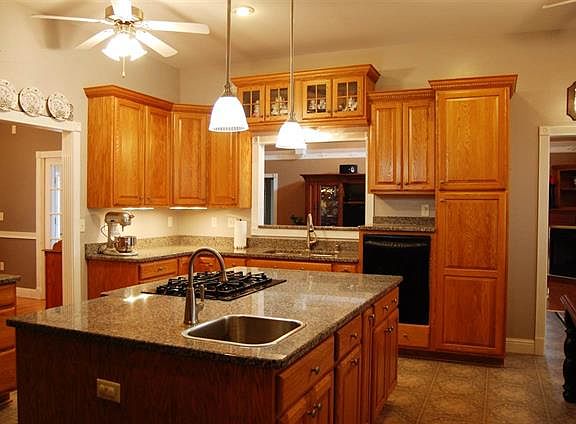 5th image of 7055 Wesley Cir