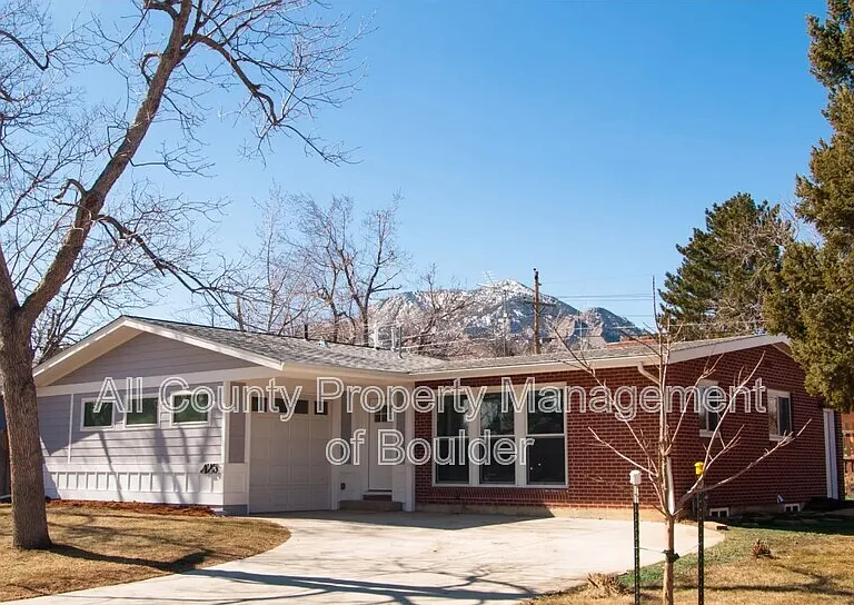 425 S 40th St — Photo 3
