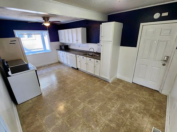5th image of 107 W Bacon St