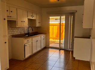 1290 Rosalia Ave UNIT B, Hemet, CA 92543