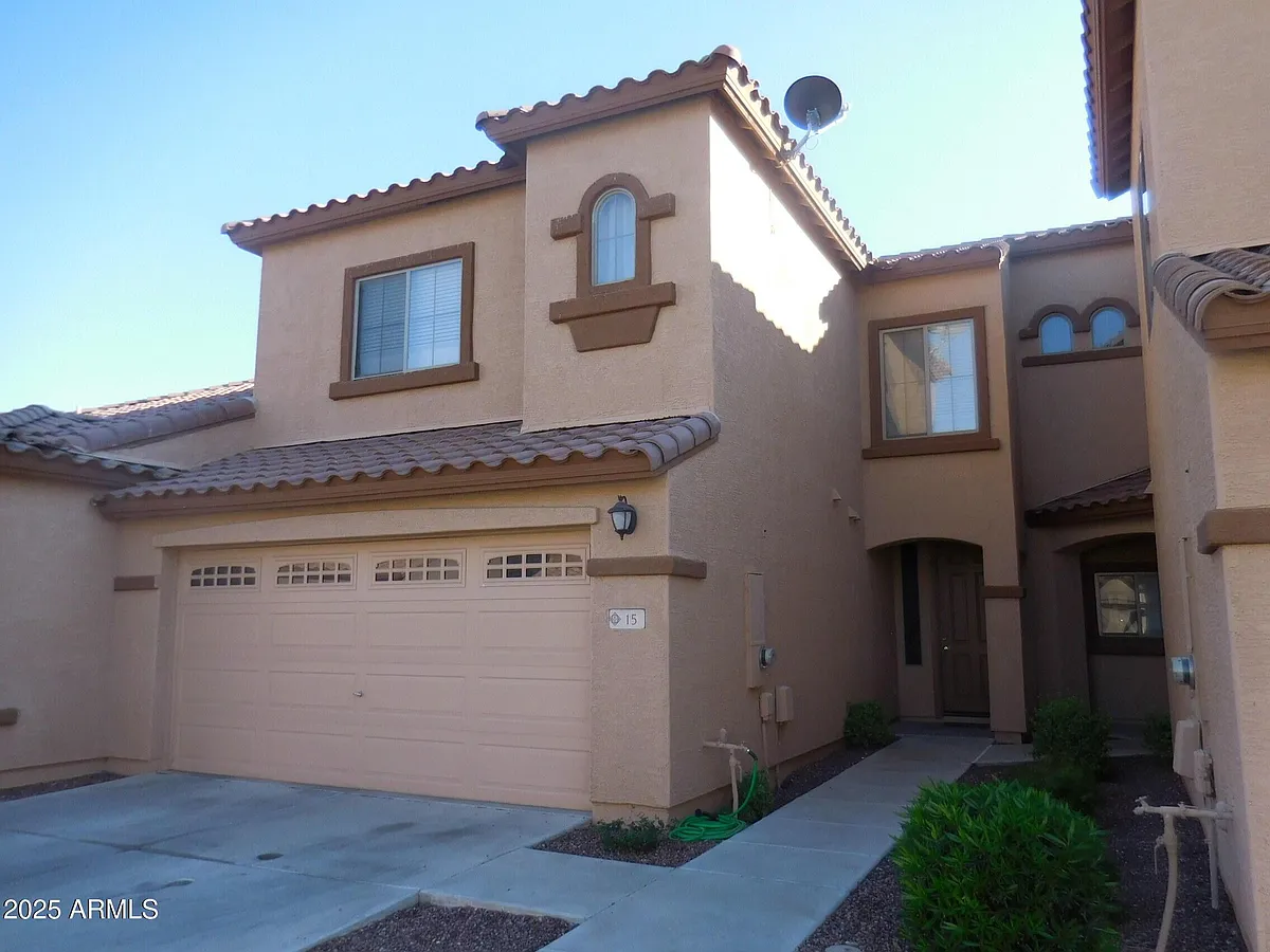 Building Photo - 2600 E Springfield Pl #15