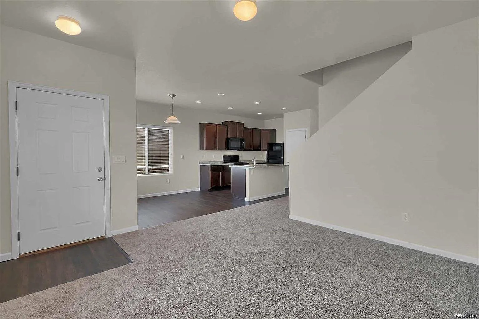 3 bed, 2.5 bath, 1685 sqft, $2,450 — Photo 2