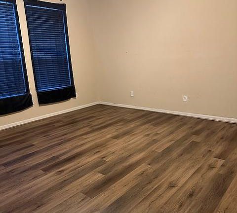 4th image of 914 Marigold Park Pl