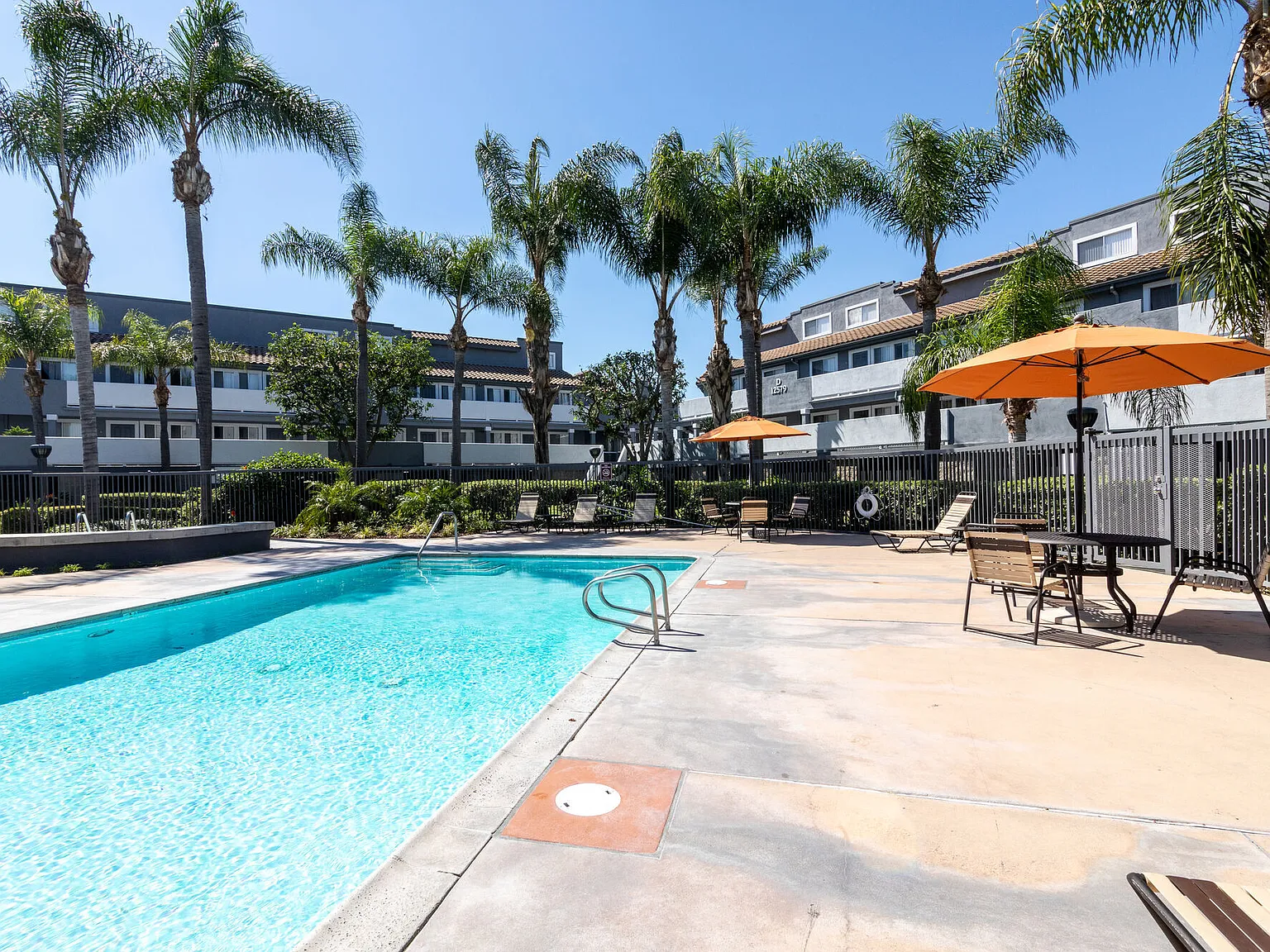 Emerald Ridge Apartments — Photo 2