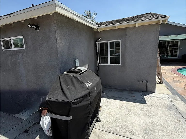 5439 Greenbrier Dr — Photo 12