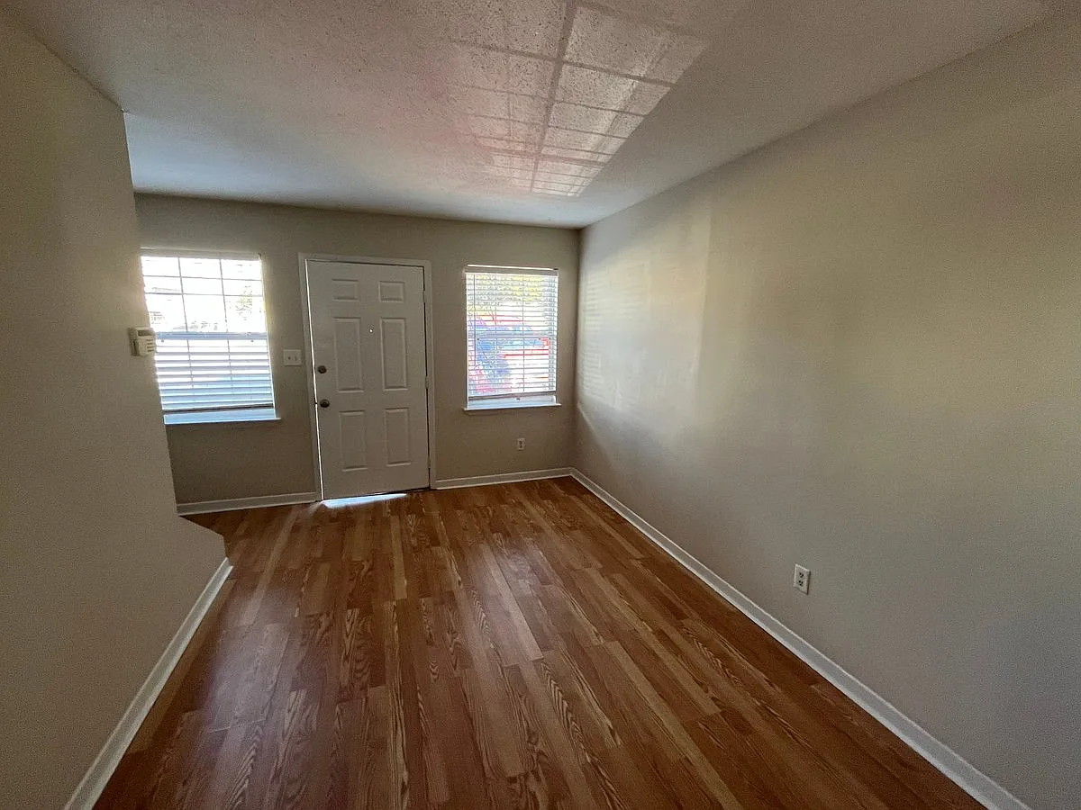 144 Alabama Avenue Unit A — Photo 2