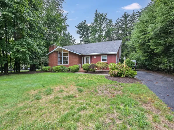 135 Elmwood Ave, Ho Ho Kus, NJ 07423