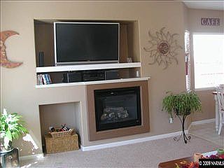 4th image of 1111 Fuggles Dr