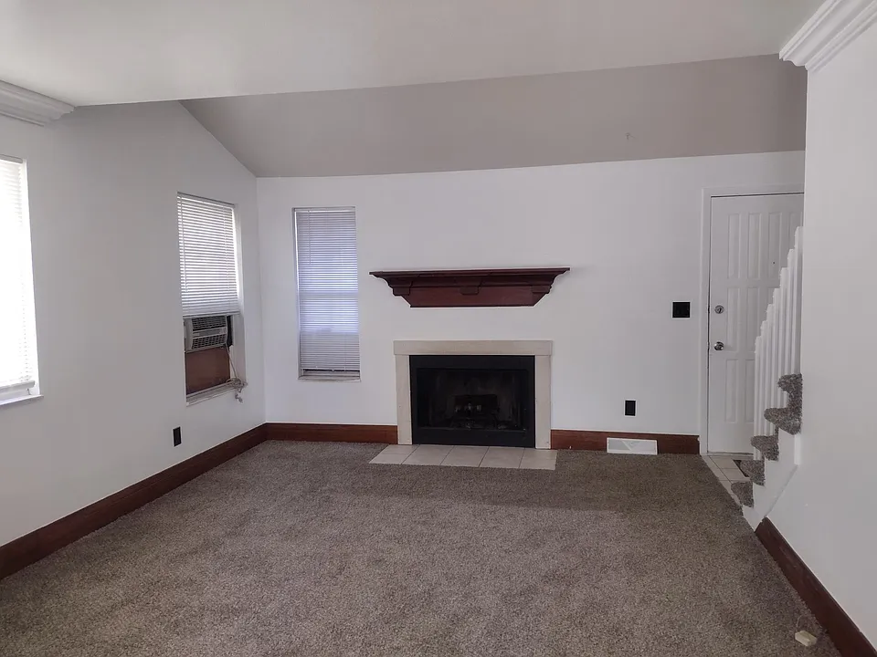 3762 W 89th Way