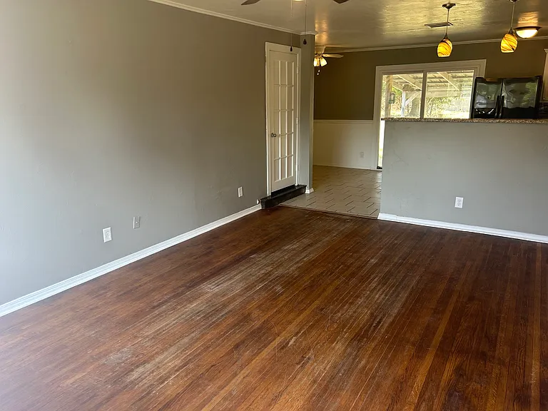 4115 E 28th Pl — Photo 3