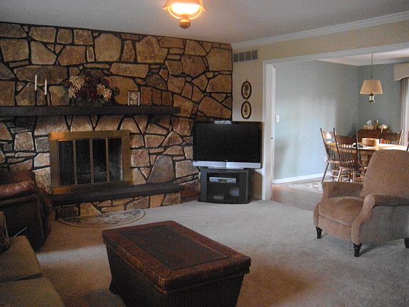 5th image of 92 Garden Cir