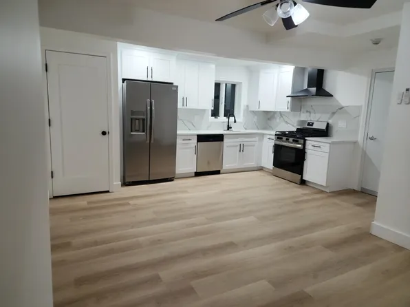 443 N Main St, Bristol, CT