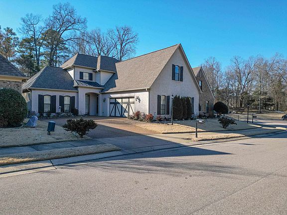 4th image of 3085 Walker Springs Dr
