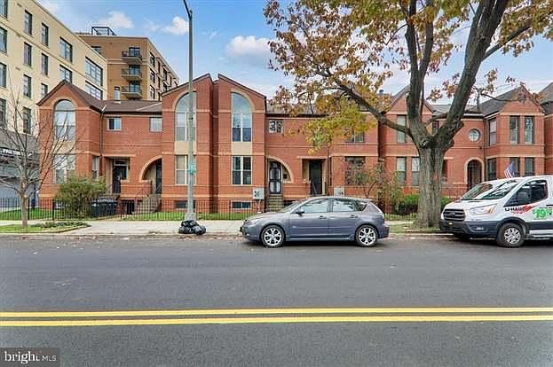 2nd image of 715 8th St NE #B