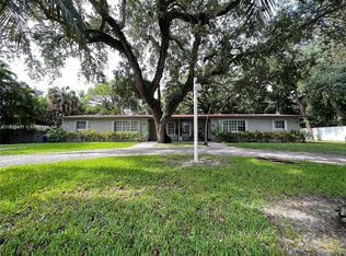 1762 NE 145th St #1760, Miami, FL 33181